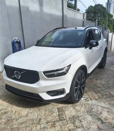 VOLVO XC40 2.0 T5 GASOLINA R-DESIGN AWD GEARTRONIC VOLVO XC40 2.0 T5 GASOLINA R-DESIGN AWD GEARTRONIC